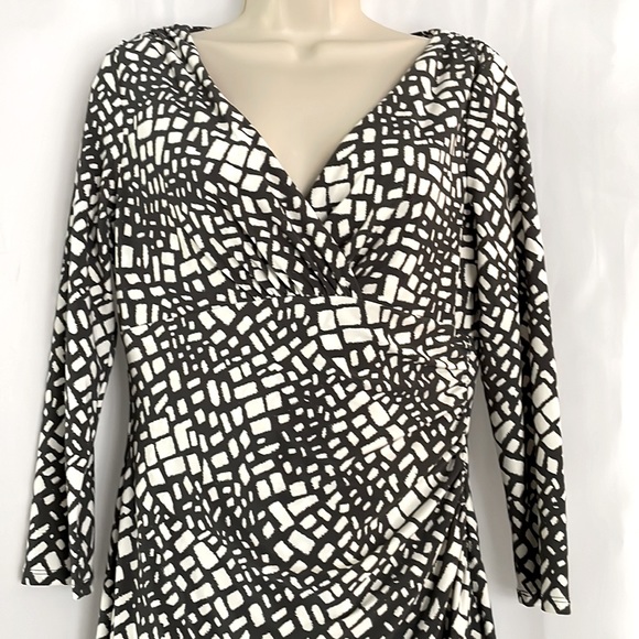 Lauren Ralph Lauren Sunburst Overlap Dress - Picture 4 of 10